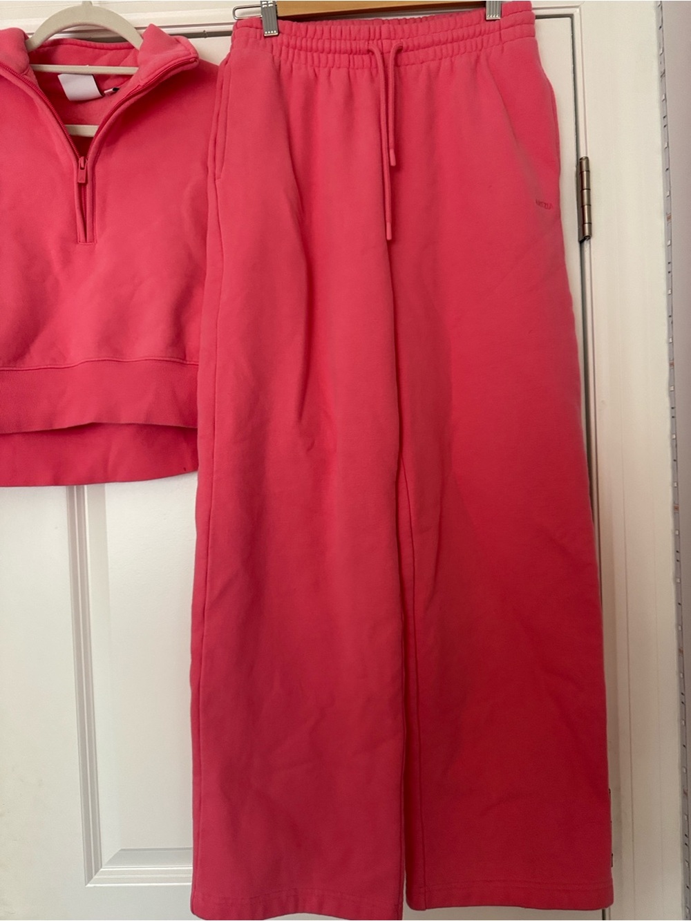 Aritzia Coral Cropped Half-Zip Sweatshirt and Sweatpant